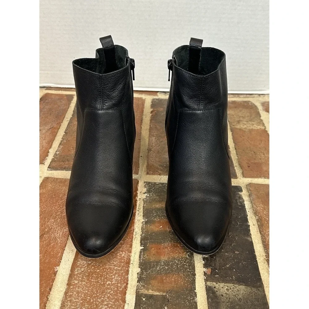 Vintage Crown Black Leather Ankle Boots Zip Up Pointy Toe Shoes Women's 8.5